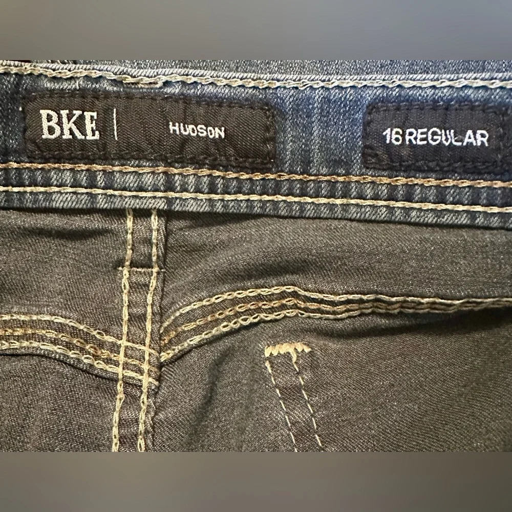 BKE Hudson Boys’ Jeans Relaxed Straight Fit in Size 16 Regular - Picture 3 of 9